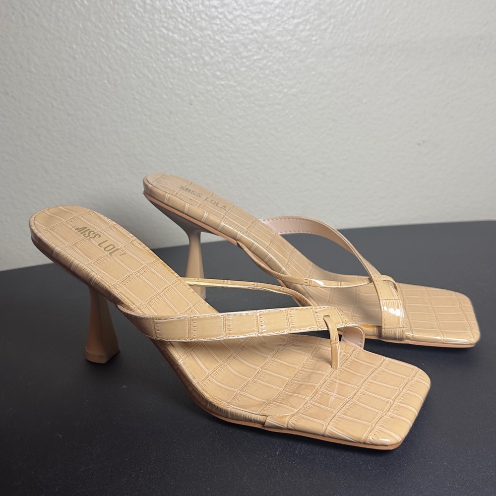 Steve Madden Beige Croc-Embossed Heels